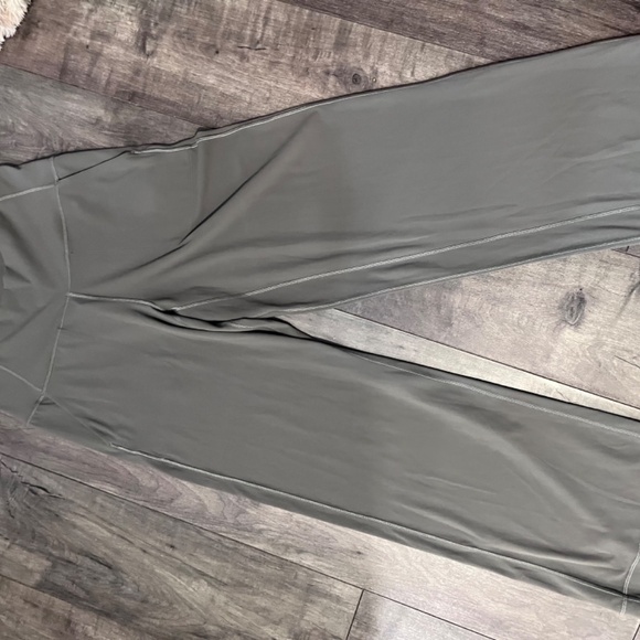 Lululemon align wide leg pants size 10, 32" grey - Picture 3 of 4